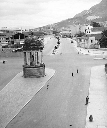 Templete, solitario sobreviviente del parque del Centenario, inaugurado en honor al natalicio del Libertador.